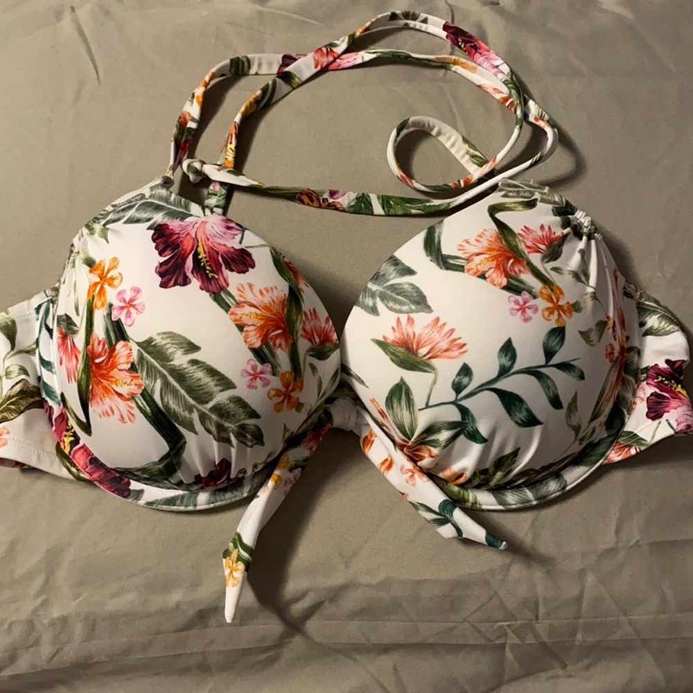 Padded floral bikini top from H&M
